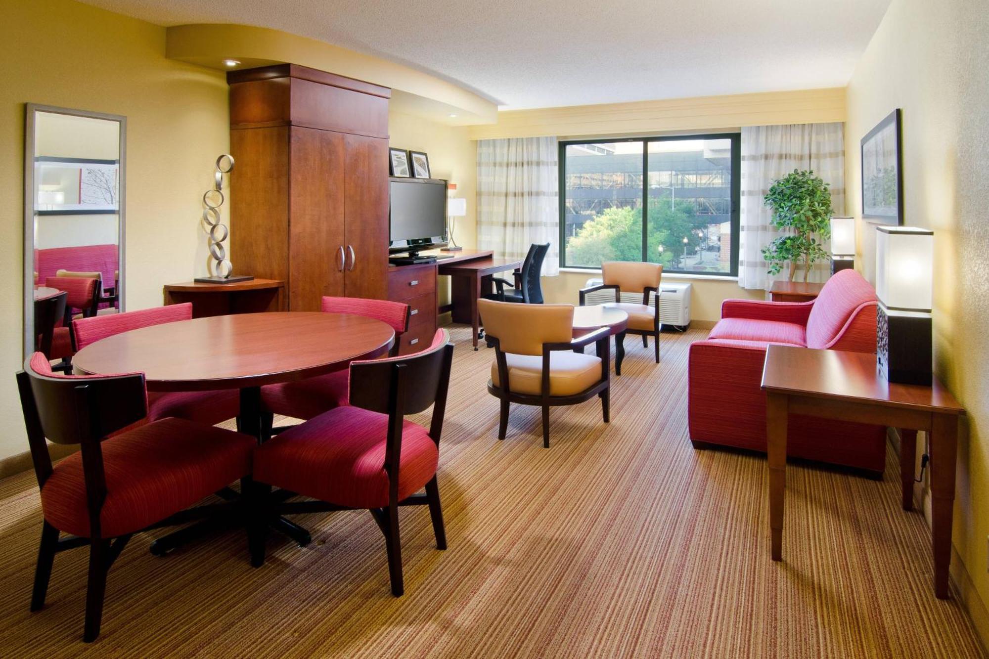 מלון Courtyard By Marriott Birmingham Downtown At Uab מראה חיצוני תמונה